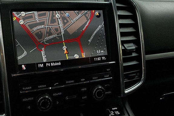 Porsche Cayenne Turbo 19 of 30