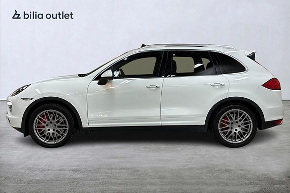 Porsche Cayenne Turbo 9 of 30