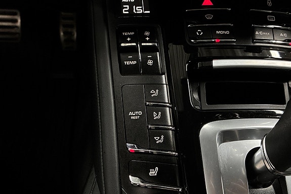 Porsche Cayenne Turbo 24 of 30