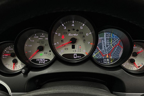 Porsche Cayenne Turbo 17 of 30