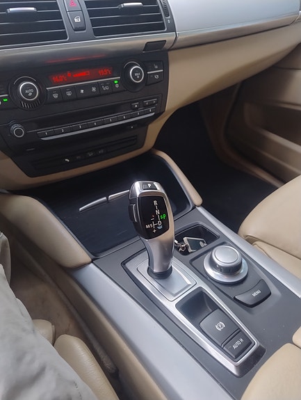 BMW X6 2 of 11