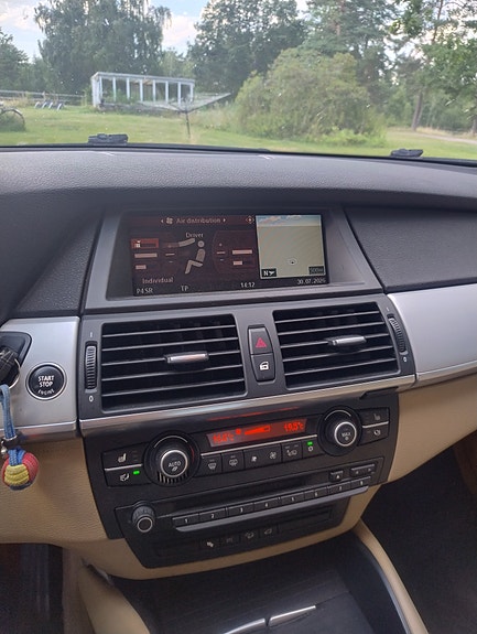 BMW X6 3 of 11