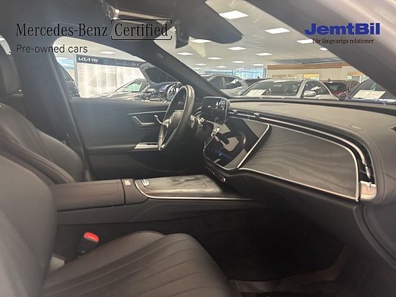 Mercedes-Benz E300 de 10 of 11