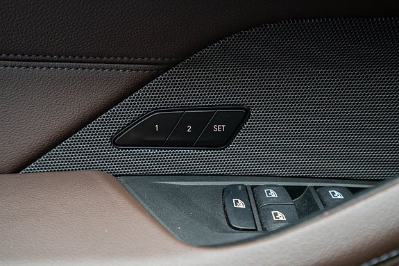 BMW i4 16 of 30