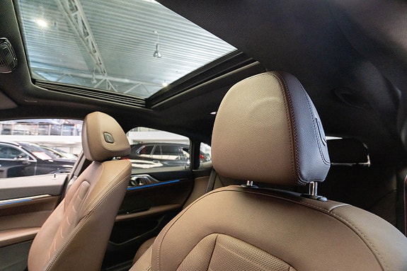 BMW i4 12 of 30