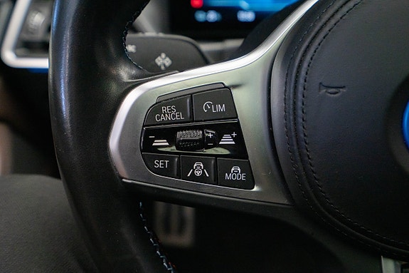 BMW i4 18 of 30