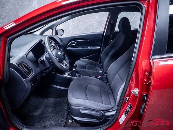 Kia Rio 10 of 26