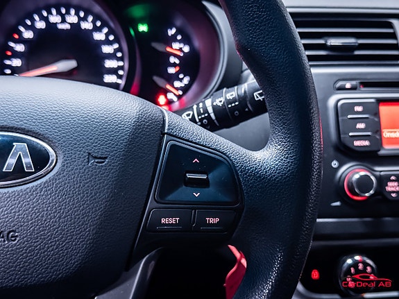 Kia Rio 22 of 26