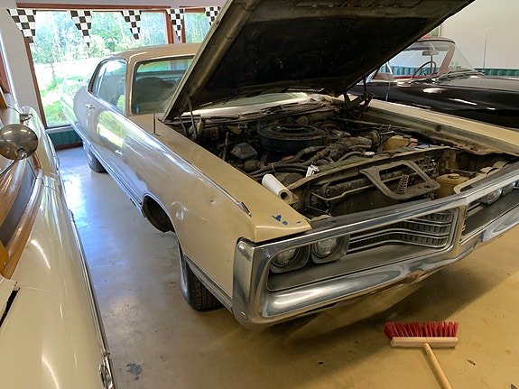 Chrysler New Yorker 8 of 11