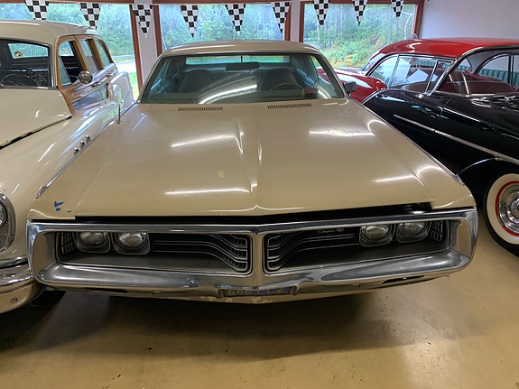 Chrysler New Yorker 2 of 11