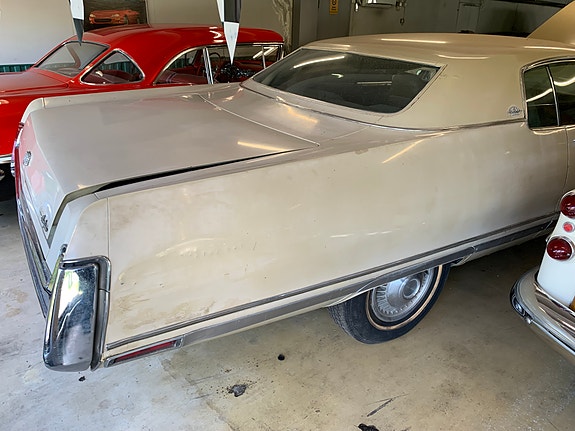 Chrysler New Yorker 9 of 11