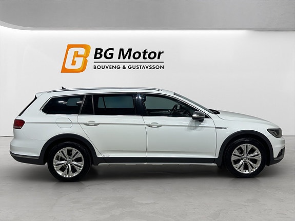 Volkswagen Passat Alltrack 4 of 20
