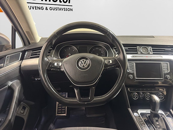 Volkswagen Passat Alltrack 14 of 20