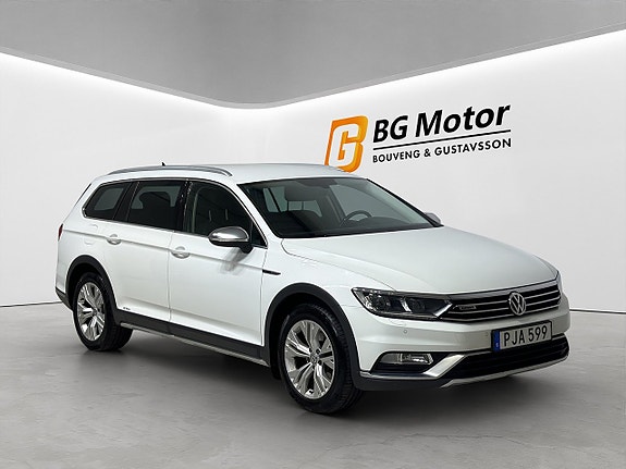 Volkswagen Passat Alltrack 2 of 20