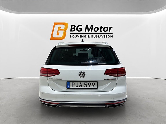 Volkswagen Passat Alltrack 6 of 20