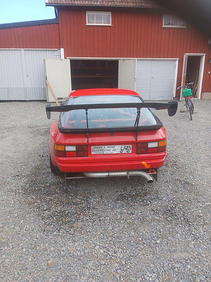 Porsche 944 3 of 7