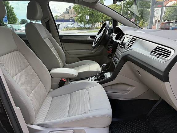 Volkswagen Golf Sportsvan 11 of 12