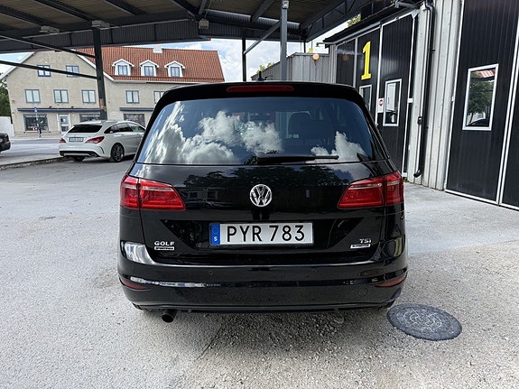 Volkswagen Golf Sportsvan 6 of 12