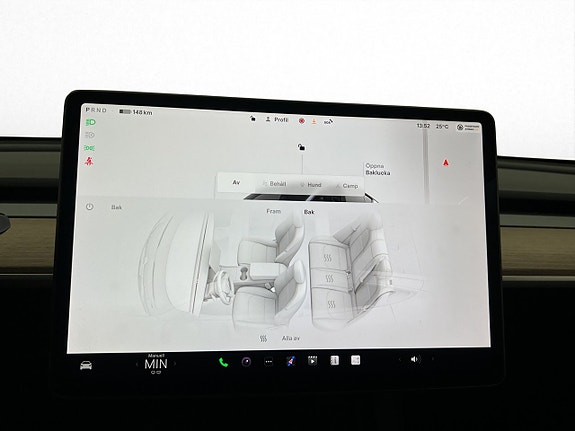 Tesla Model Y 24 of 30