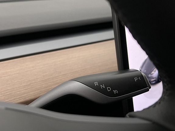Tesla Model Y 18 of 30