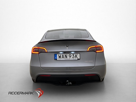 Tesla Model Y 8 of 30