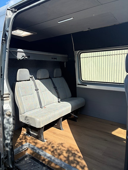 Volkswagen Crafter 35 2 of 3