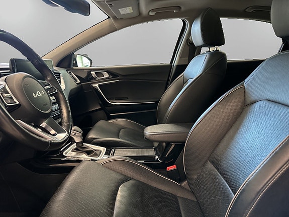 Kia XCeed 8 of 17