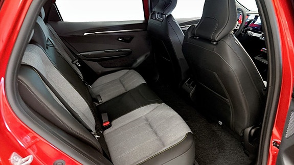 Renault Scenic E-Tech 5 of 9