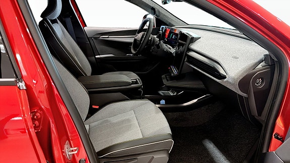 Renault Scenic E-Tech 3 of 9