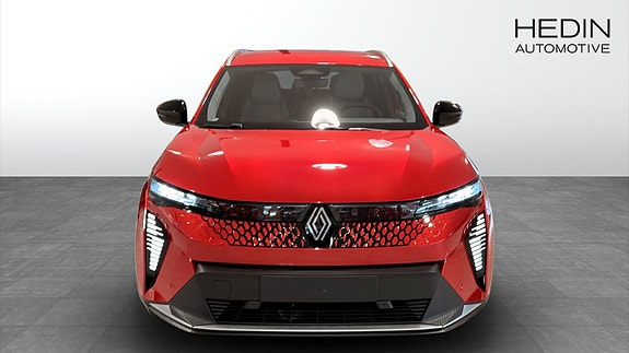 Renault Scenic E-Tech 8 of 9