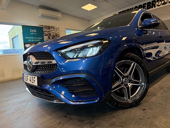 Mercedes-Benz GLA200 6 of 30