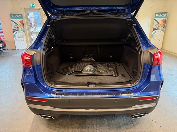 Mercedes-Benz GLA200 28 of 30