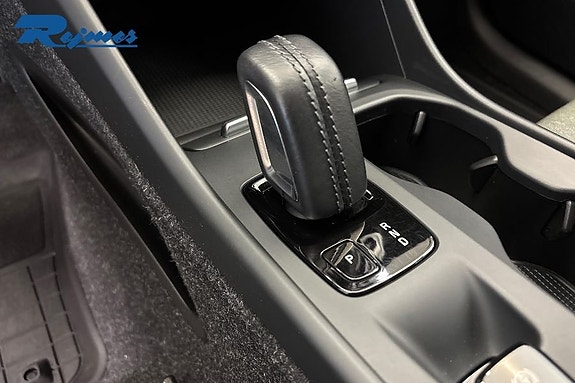Volvo XC40 17 of 23