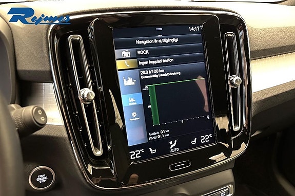 Volvo XC40 13 of 23