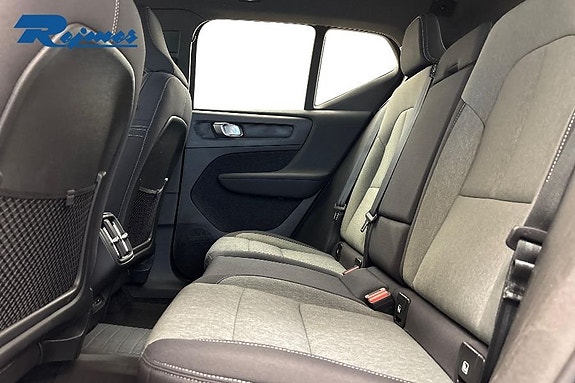 Volvo XC40 9 of 23