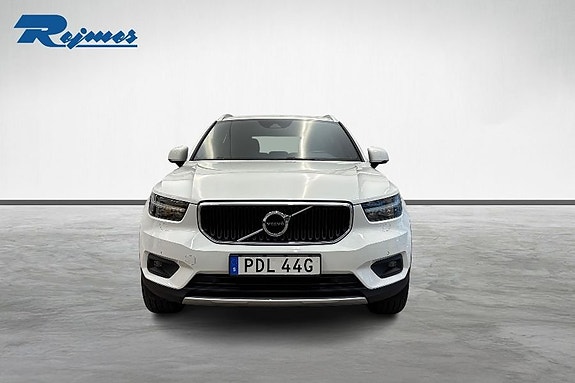 Volvo XC40 4 of 23