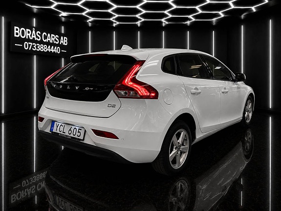 Volvo V40 4 of 13