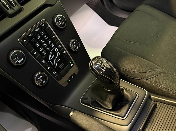 Volvo V40 11 of 13