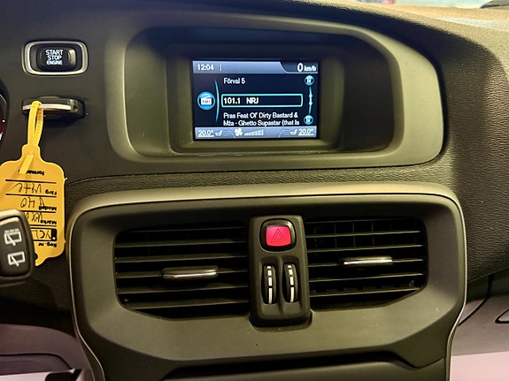 Volvo V40 12 of 13