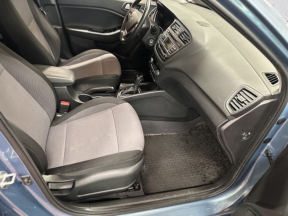 Hyundai i20 11 of 16