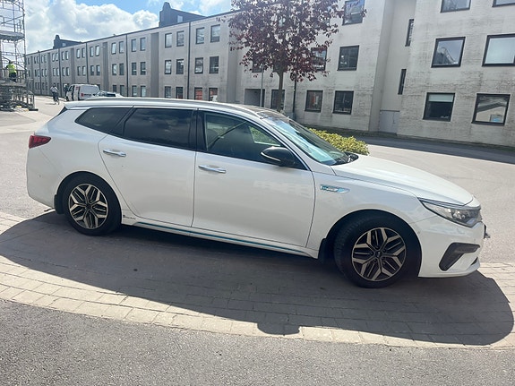 Kia Optima 2 of 6