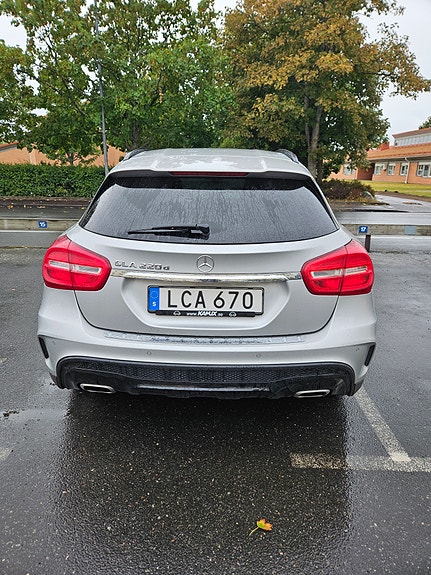 Mercedes-Benz GLA220 d 4 of 6