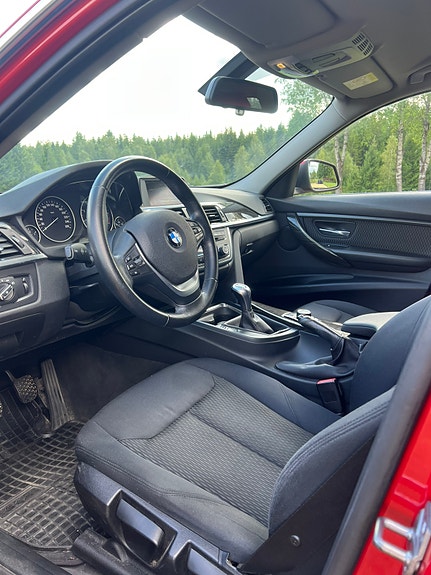 BMW 318d 4 of 4