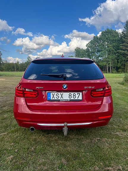 BMW 318d 3 of 4