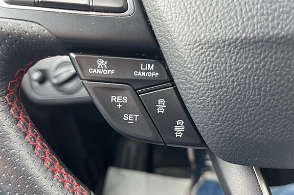 Ford Kuga 15 of 18