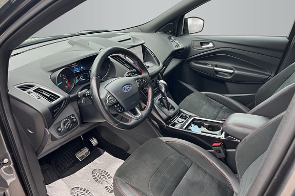 Ford Kuga 10 of 18