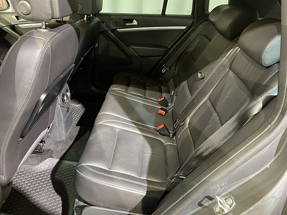 Volkswagen Tiguan 16 of 24