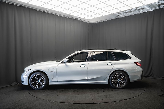 BMW 330e 10 of 21