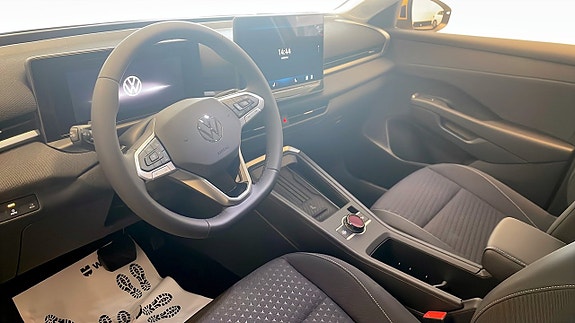 Volkswagen T-Roc 7 of 12
