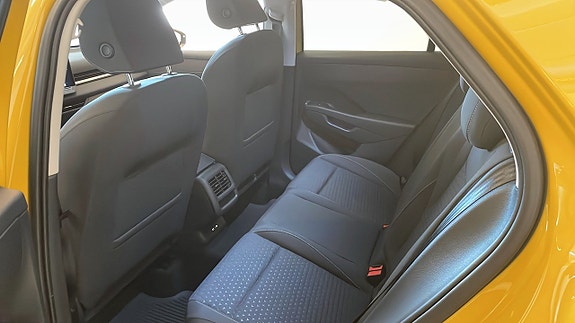Volkswagen T-Roc 11 of 12